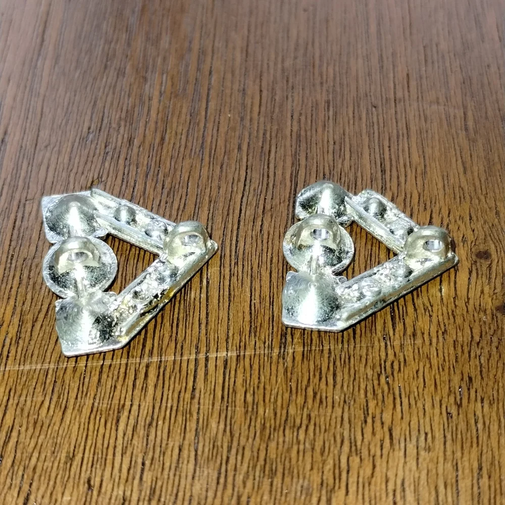 JHB International silver geometric